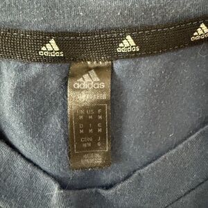 ADIDAS - MEN’S MEDIUM - GENTLY WORN TEE